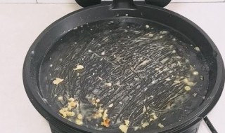 如何清洗电饼（如何清洗电饼铛烤焦的油污）
