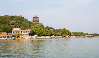 去旅游到哪里玩比较好（去旅游到哪里玩比较好玩）