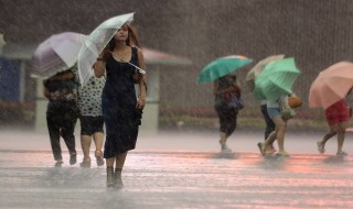 梦见狂风暴雨（梦见狂风暴雨电闪雷鸣是什么意思）
