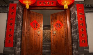 春连正确贴法 春连从左边边贴