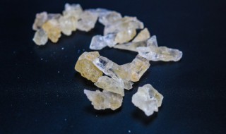 冰糖一天吃多少量才适宜 冰糖一天吃多少量才适宜呢