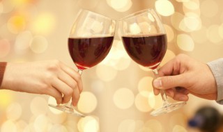 如何清洗酒杯（如何清洗红酒杯）