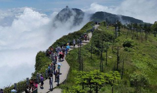 峨眉山旅游景点（峨眉山旅游景点哪里好玩）