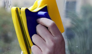 简单的擦玻璃方法（简单的擦玻璃方法视频）