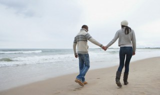 女生喜欢什么男孩子（女孩子都喜欢什么男孩子）