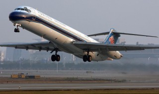 第一次坐飞机常识（第一次坐飞机常识化妆品）