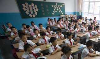 人见人爱花见花开的下一句（人见人爱花见花开的下一句搞笑）