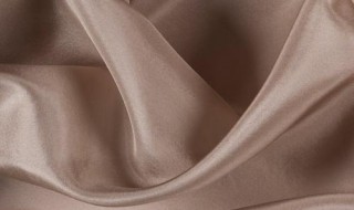 真丝衣服怎么洗涤和保养方法（真丝衣服发白怎么恢复）