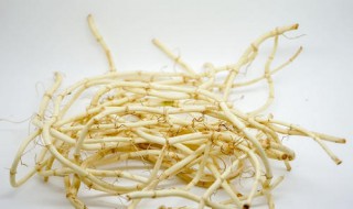 鱼腥草泡水喝有什么功效（晒干的鱼腥草泡水喝有什么功效）