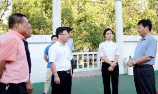 初中教师节做什么礼物给老师 初中教室节送给老师什么礼物