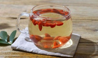红枣枸杞泡水喝有什么功效 红枣枸杞黄芪泡水喝的功效与作用