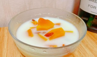 木瓜和牛奶榨汁苦了能喝吗（木瓜和牛奶榨汁苦了能喝吗）