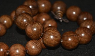 黄金檀木和金丝檀木的区别（黄金檀木和金丝檀木的区别在哪里）