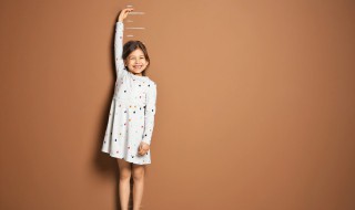 如何将连衣裙的腰大改小（连衣裙腰部小怎么改大）