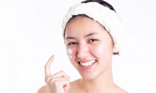 油皮怎么补足水分呢（油皮怎么保持水油平衡）