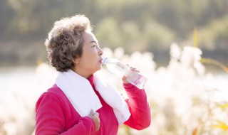 关于喝水的注意事项都有哪些 关于喝水的注意事项都有哪些呢