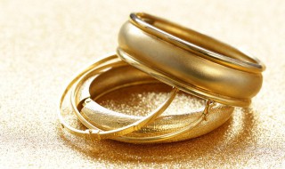 如何清洗黄金戒指（如何清洗黄金戒指变亮）
