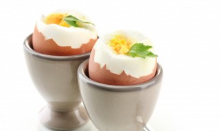 鸡蛋发白是什么原因（鸡蛋发白是坏了吗）