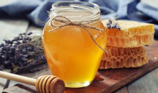 怎么判断蜂蜜过期不能吃了 放了三四年的蜂蜜还能吃吗