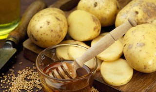 如何鉴别什么土豆是不能吃的（如何鉴别土豆能不能吃）