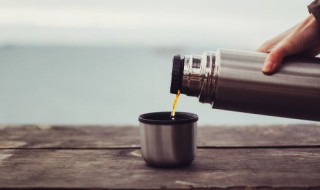 如何清洗新保温杯（新保温杯第一次用怎么清洗）