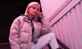 自己如何清洗羽绒服（自己如何清洗羽绒服）