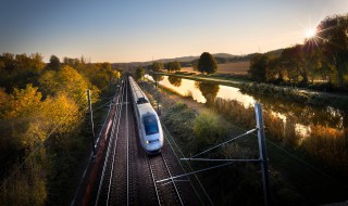 高铁怎么供电 高铁电源怎么供应