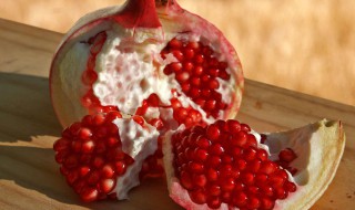 如何清洗石榴汁 如何清洗石榴汁污渍