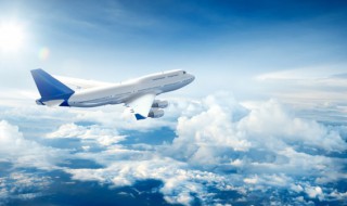 飞机哪些化妆品不能带（飞机哪些化妆品不能托运）