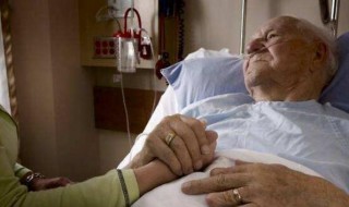 老人临终不能靠近的人（老人快不行的五个征兆）