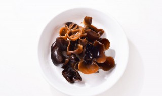 木耳发霉了还能吃吗（木耳发霉了还能吃吗图片）