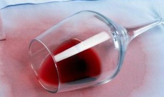 真丝衣服上弄了红酒怎么处理 真丝衣服上红酒污渍怎么去除