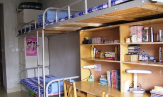 大学新生开学宿舍需要准备什么东西（大学新生入学宿舍需要准备的东西有哪些）