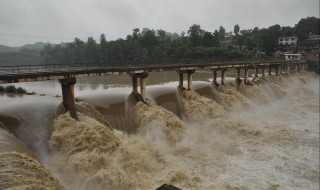 梦到发洪水是什么意思 梦到发洪水是什么意思跑出来了