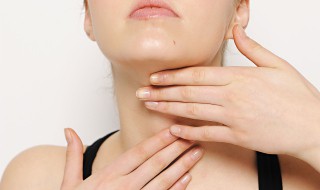 消除颈纹的七个好方法 去除颈纹的最永久的手术