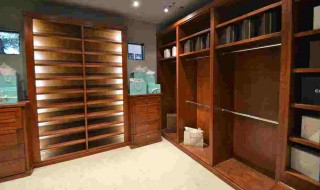 柜子灰尘怎么处理（柜子里面的灰用什么工具清理）