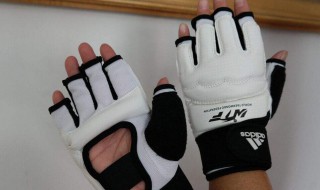 跆拳道护脚穿戴方法（跆拳道护脚穿戴方法视频）