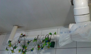 室内漏雨打湿怎么处理（室内漏雨打湿怎么处理干净）