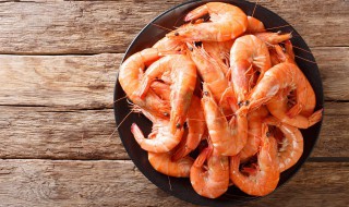 用叉子剥虾线的方法 怎么用叉子剥虾