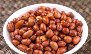 受潮的炒花生怎么处理（炒花生米受潮）