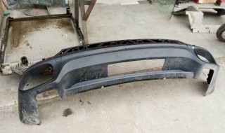 保险杠掉了怎么解决 保险杠掉了怎么解决图片