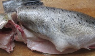 鲈鱼剁块后怎么做（鲈鱼剁块后怎么做最好吃）