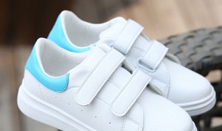 白鞋上有铁锈怎么处理（白鞋上面有铁锈怎么去除）