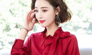 衫衣打蝴蝶结的方法 打衣服蝴蝶结的方法