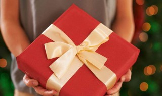 男人生日送什么礼物好（男人生日送什么礼物好35岁左右）