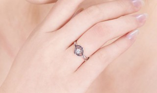 女生戒指的戴法和意义 女生戒指的戴法和意义十个手指