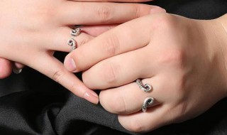 男女朋友带戒指戴法 男女朋友带戒指戴法图片