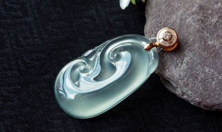 玻璃种翡翠的特征 玻璃种翡翠的特征图片