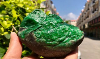 怎样挑选翡翠原石 怎样挑选翡翠原石视频