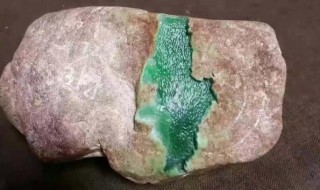 怎样选翡翠原石（怎样选翡翠原石毛料）